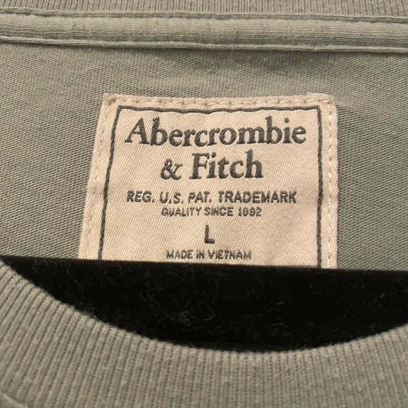 Large Abercrombie and fitch tshirt - Picture 3 of 3